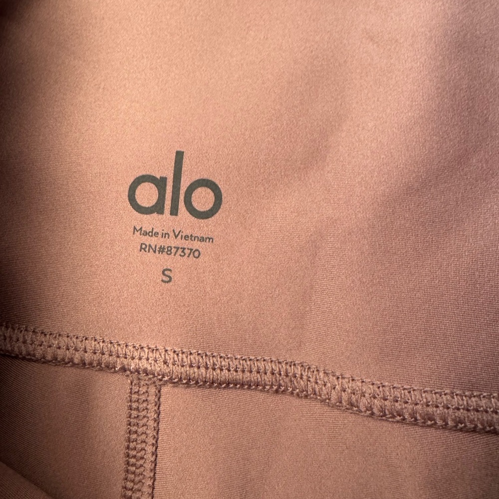 ALO Yoga Dusty Rose leggings - Picture 4 of 4